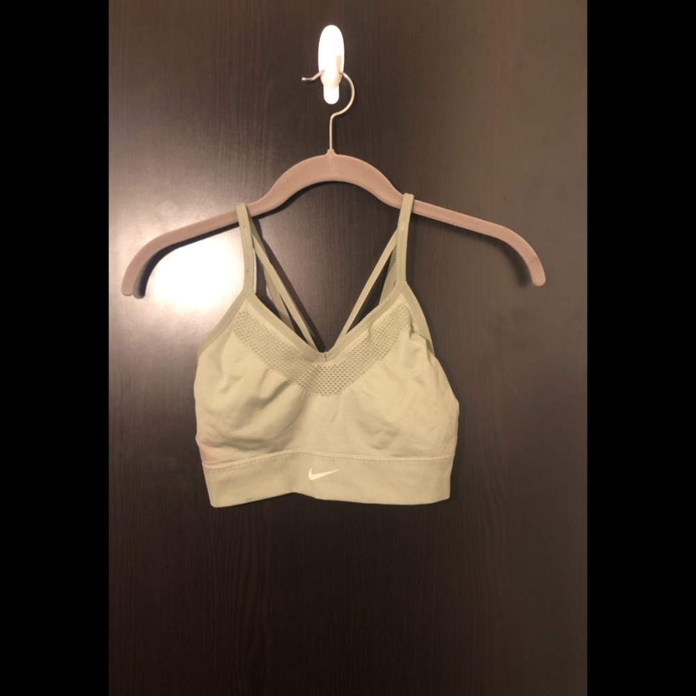 Nike Dri-fit sports bra size medium in green